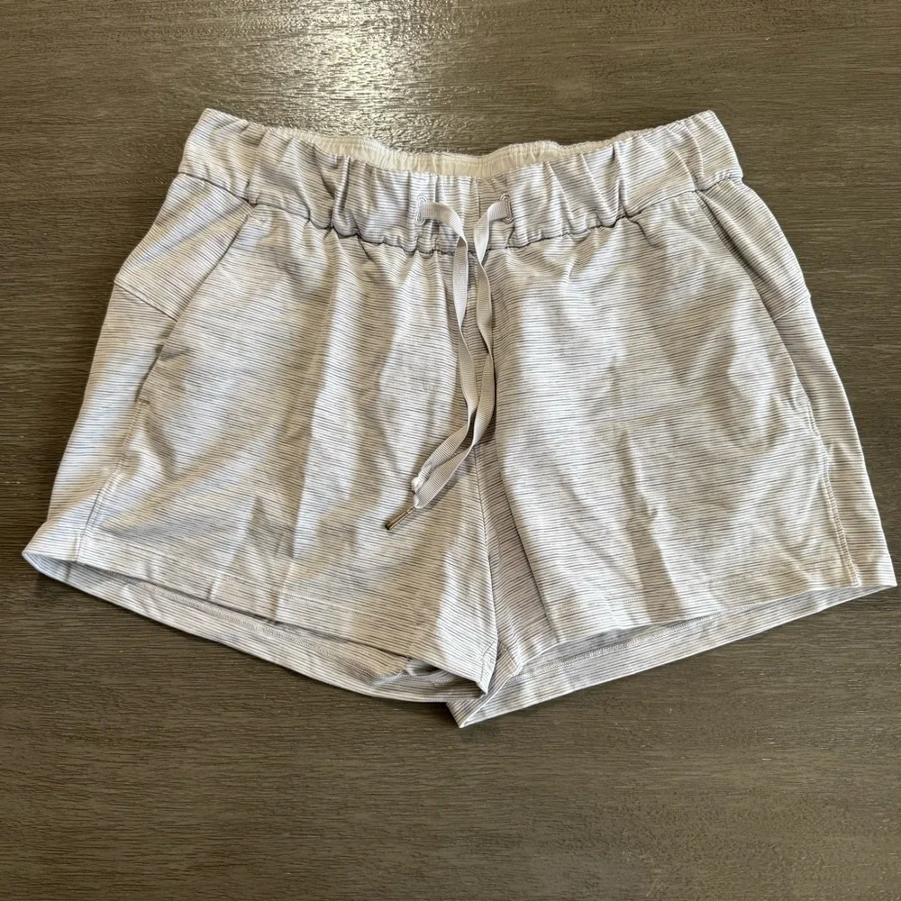 Lululemon On The Fly Short *2.5